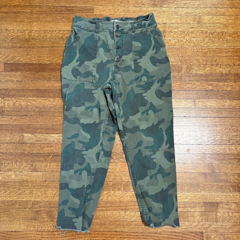 Hollister Camo Ultra High Rise Button‎ Fly Utility Pants Green Size L